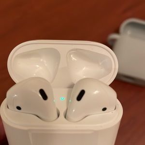 Apple AirPods 1st Gen